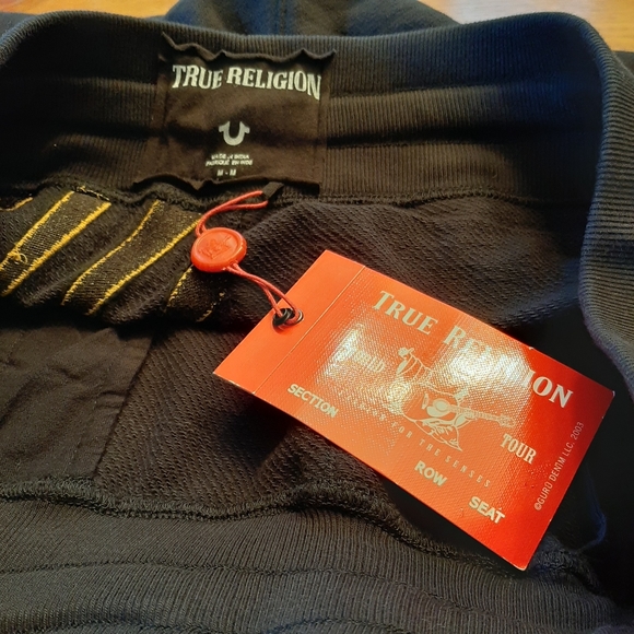 Ladies clothing - Picture 1 of 12